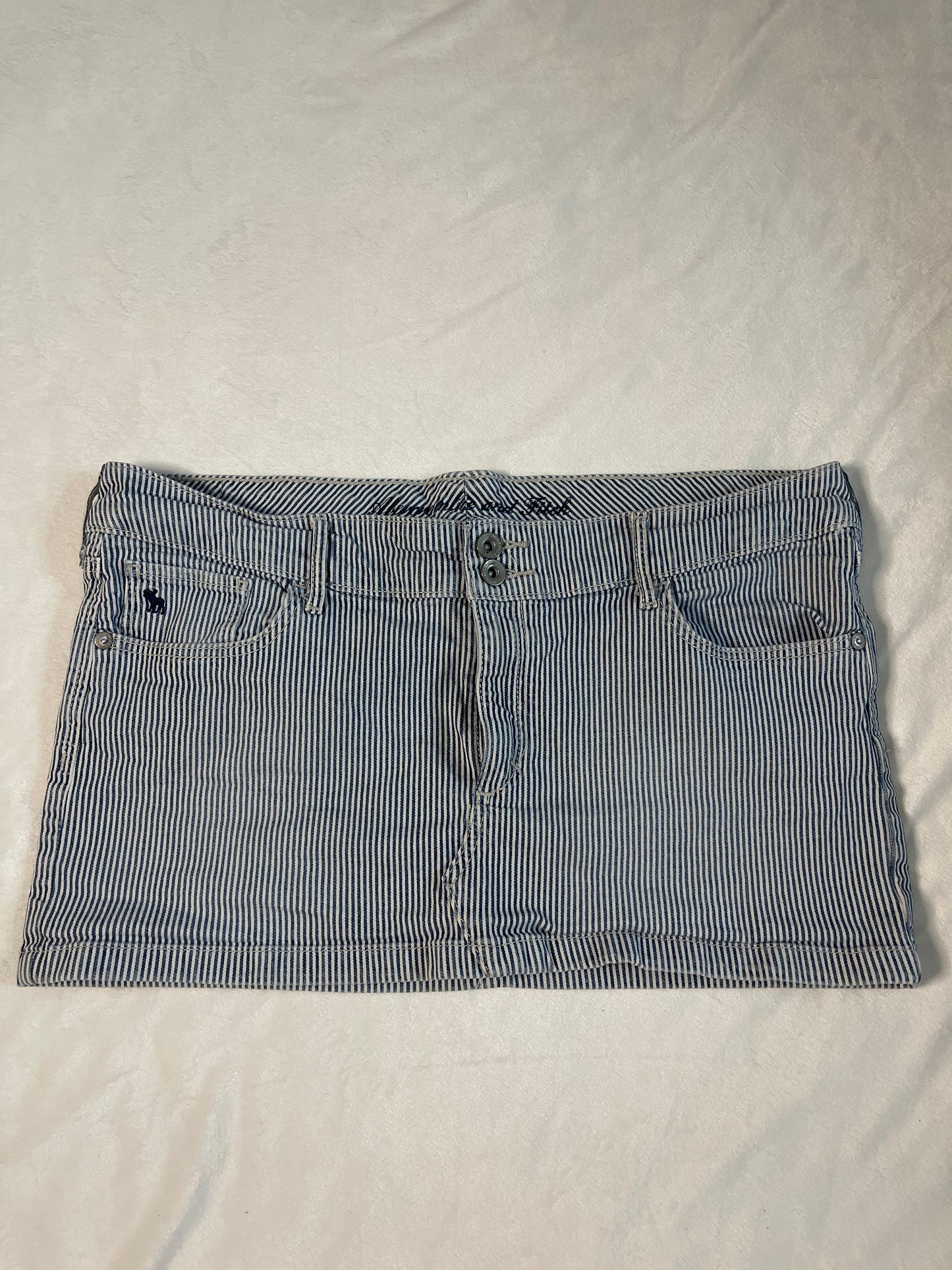 Y2k Abercrombie and fitch mini skirt