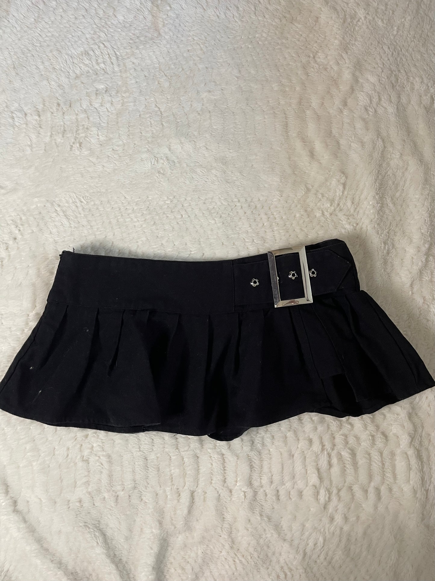 Y2k inspired black mini skirt