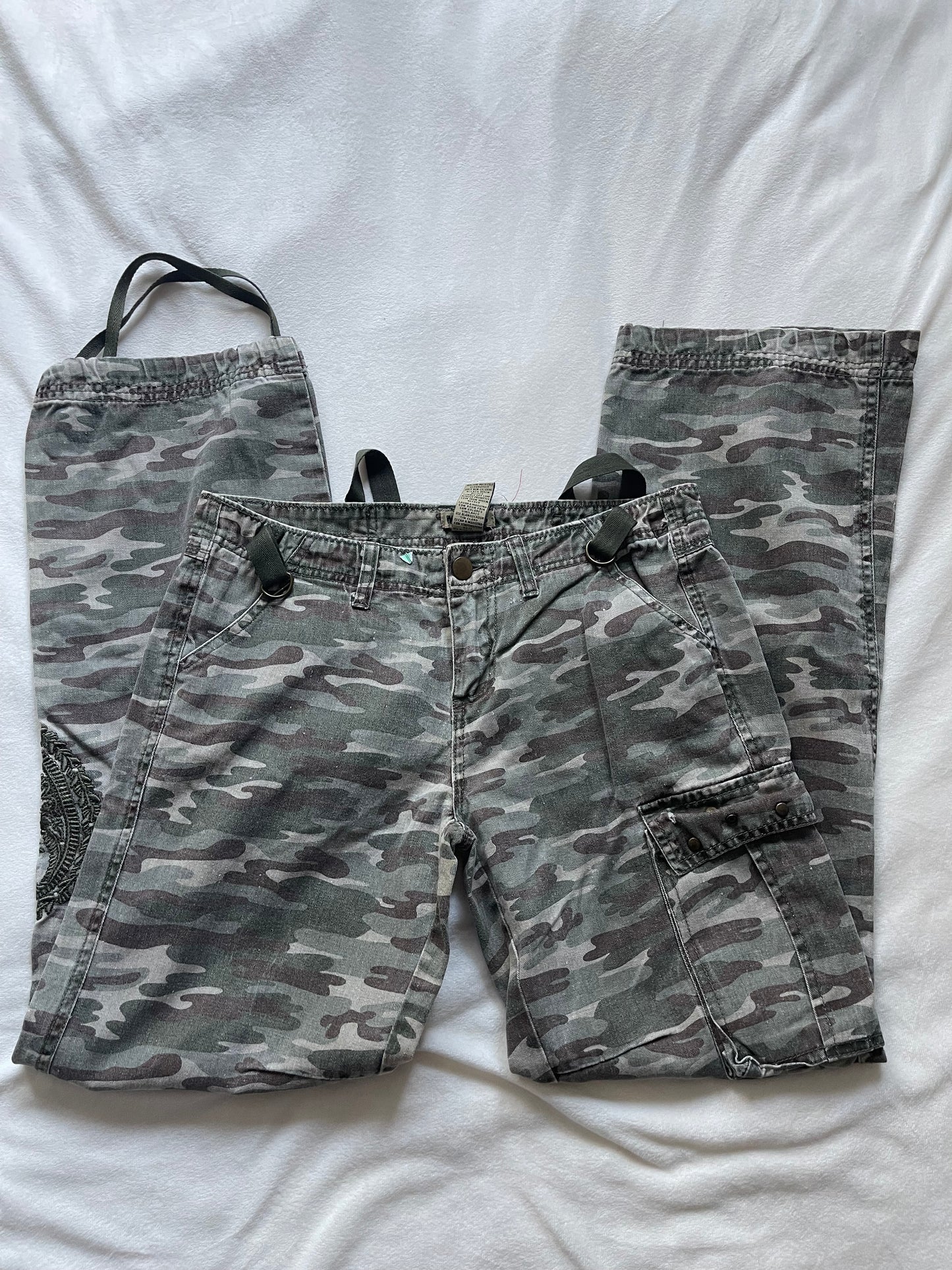 Y2k camo pants